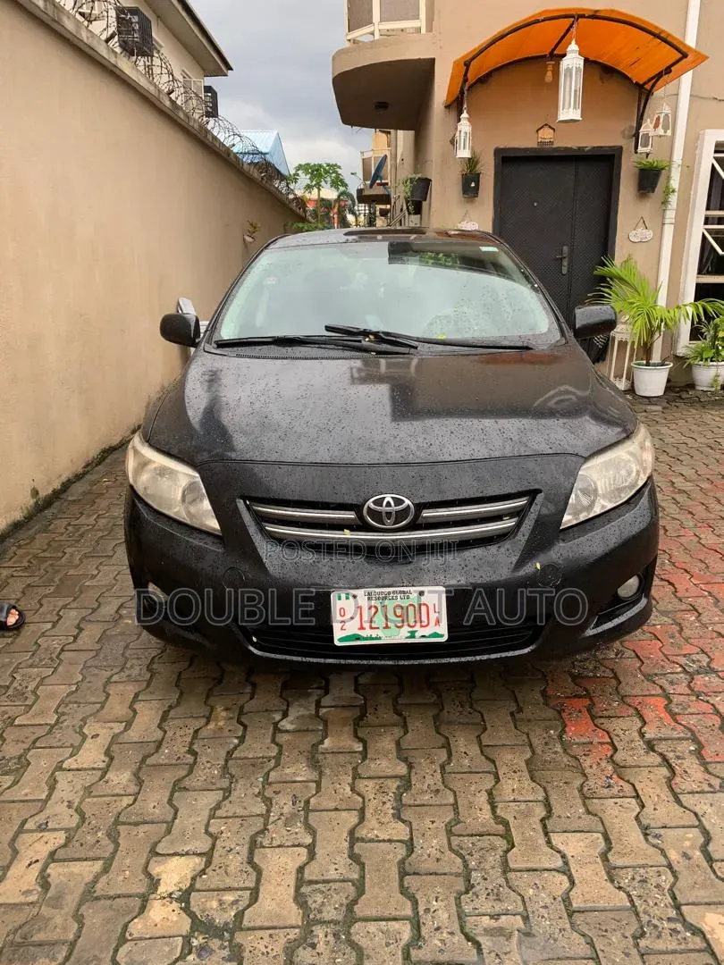 Toyota Corolla 2010 Black