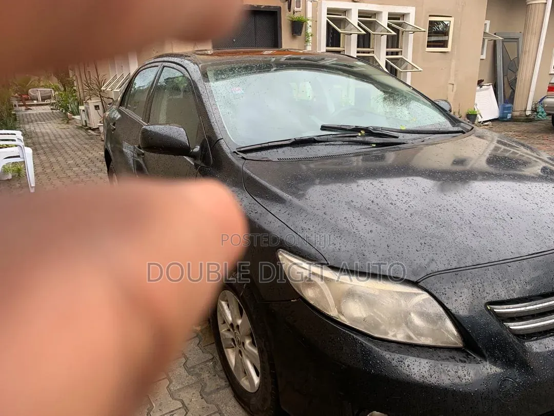 Toyota Corolla 2010 Black