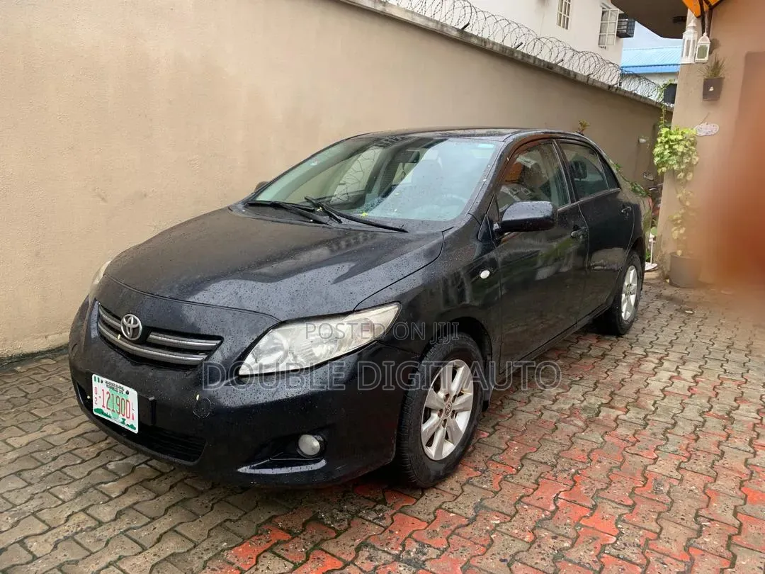 Toyota Corolla 2010 Black