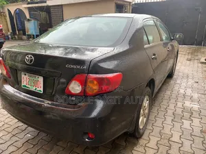 Toyota Corolla 2010 Black