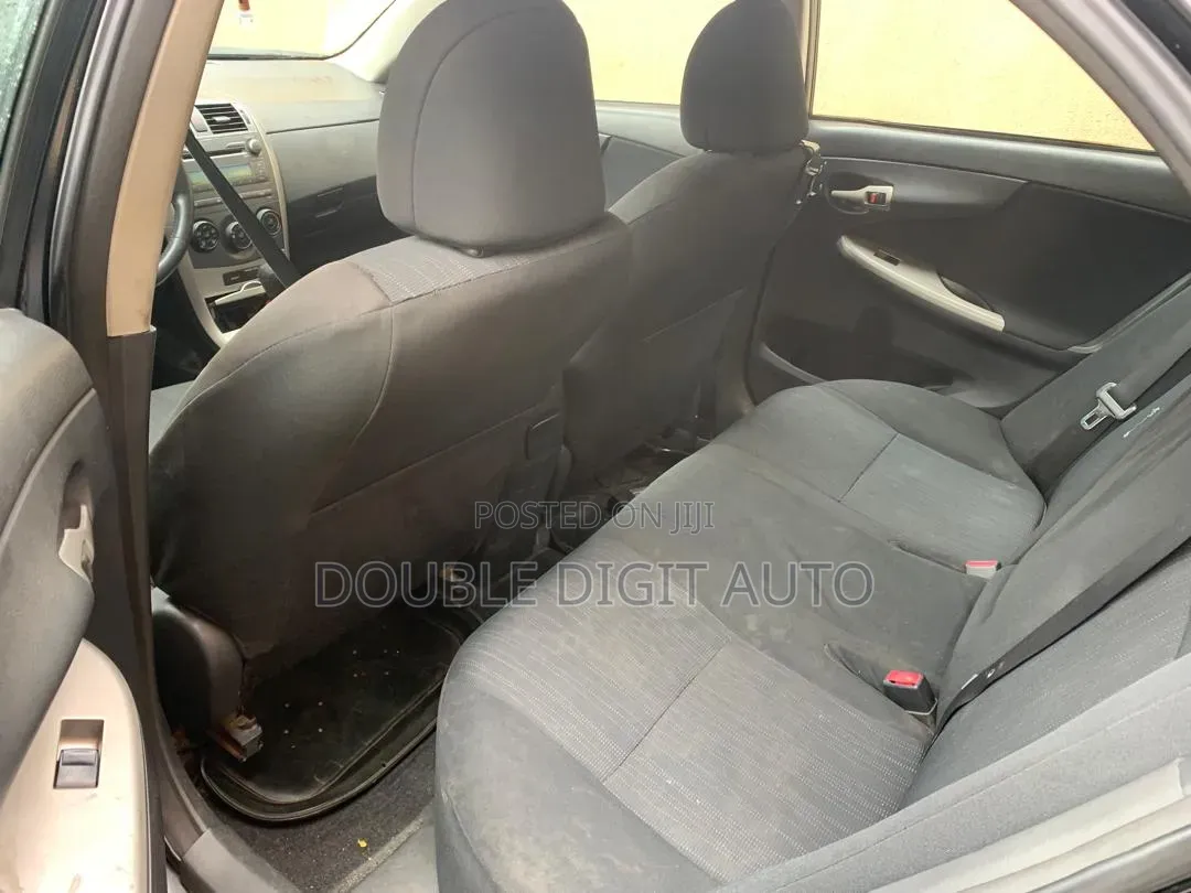 Toyota Corolla 2010 Black