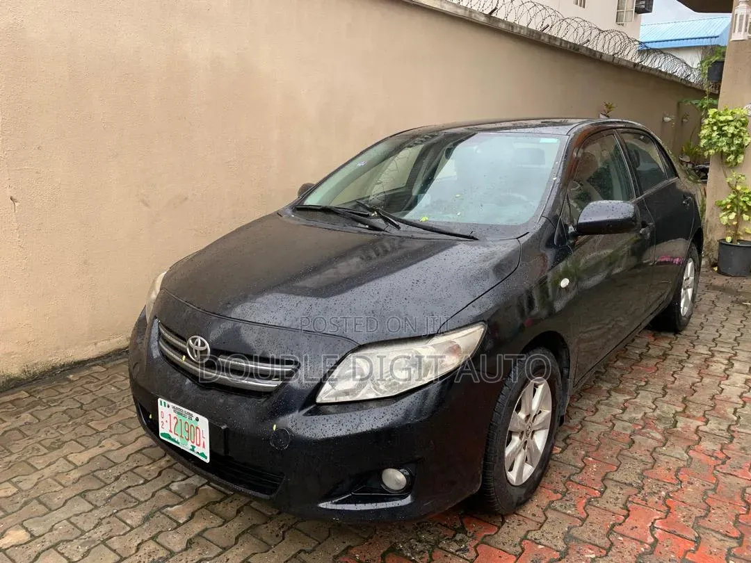 Toyota Corolla 2010 Black