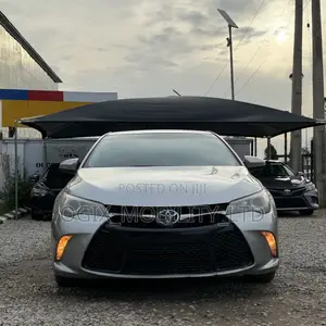 Toyota Camry SE 4dr Sedan (2.5L 4cyl 6A) 2015 Silver