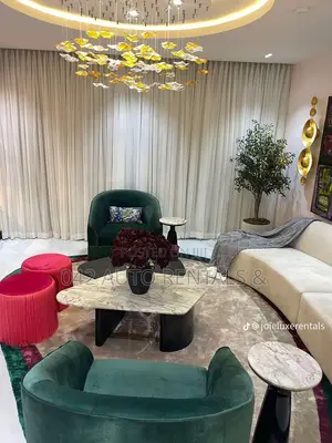 Luxurious Three Bedroom Waterfront Apartment
