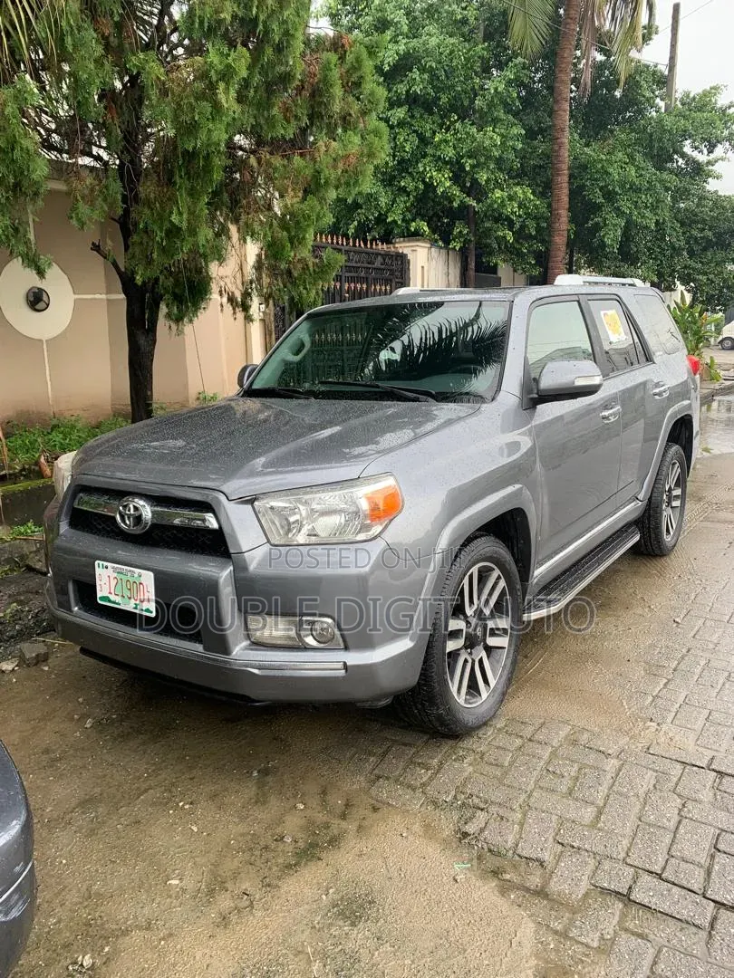 Toyota 4-Runner 2011 Silver