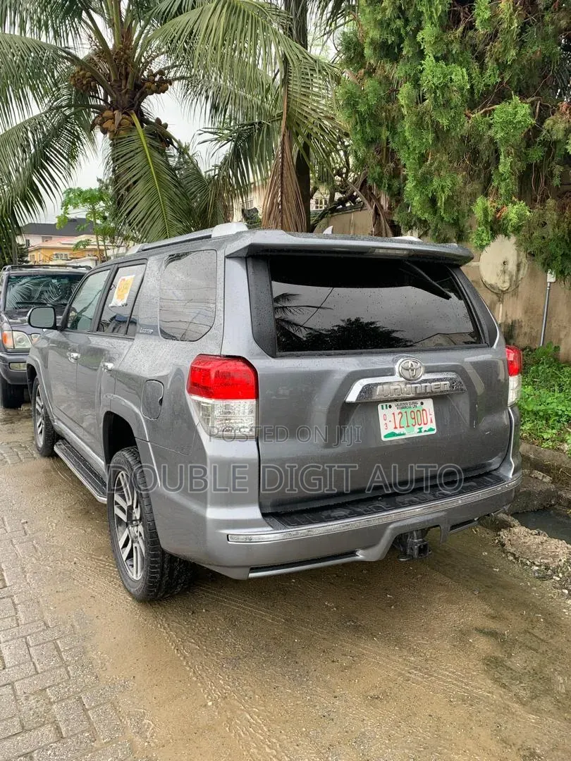 Toyota 4-Runner 2011 Silver