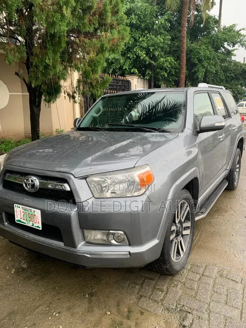 Toyota 4-Runner 2011 Silver