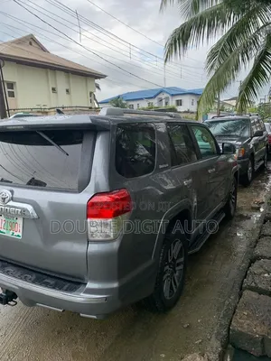 Toyota 4-Runner 2011 Silver