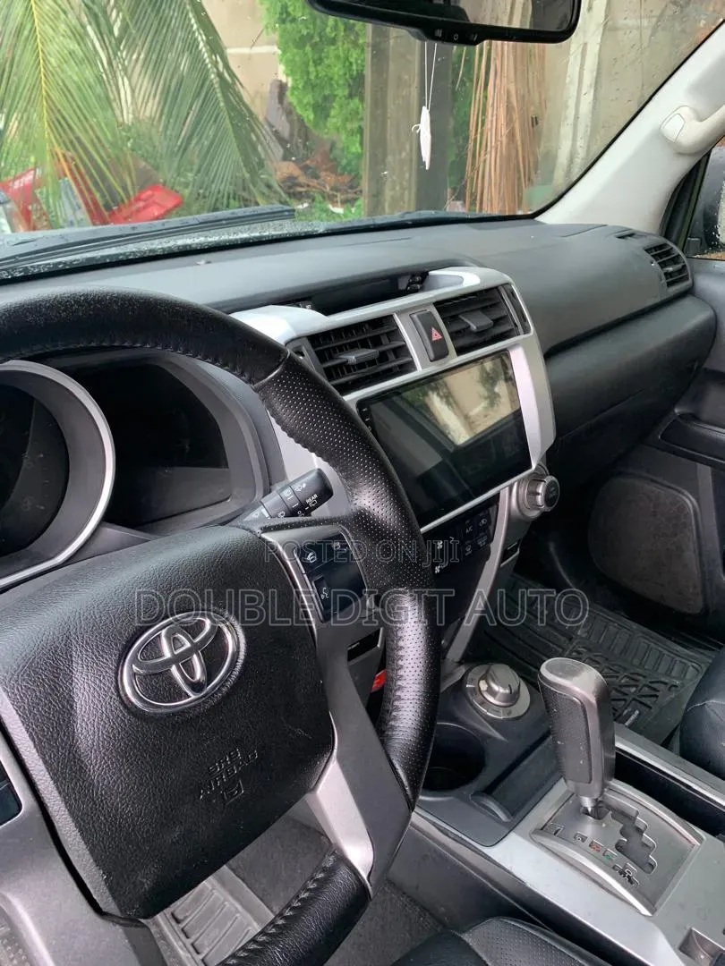 Toyota 4-Runner 2011 Silver