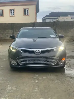 Toyota Avalon Limited Sedan FWD (3.5L 6cyl 6A) 2013 Black