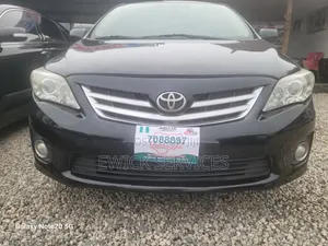 Toyota Corolla LE 4dr Sedan (1.8L 4cyl 4A) 2013 Black