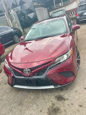 Toyota Camry SE FWD (2.5L 4cyl 8AM) 2018 Red
