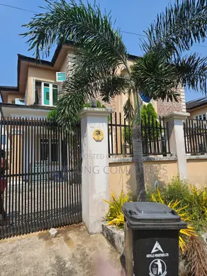 Furnished 3bdrm Apartment in Diamond Estate, Ijesha for sale