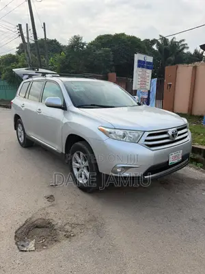 Toyota Highlander Limited 2012 Silver