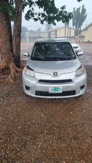 Scion xD Base 2009 Silver
