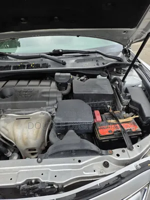 Toyota Camry XLE 4dr Sedan (2.5L 4cyl 6AM) 2010 Silver