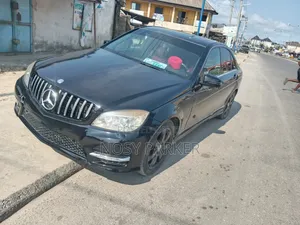 Mercedes-Benz C300 2011 Black
