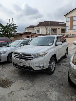 Toyota Highlander 3.5L 4WD 2013 White