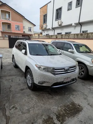 Toyota Highlander 3.5L 4WD 2013 White