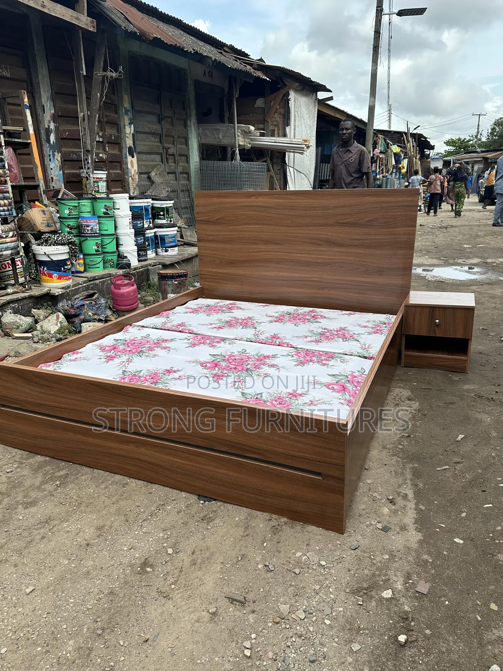 4.5 by 6ft Bed Frame With a Bed Side