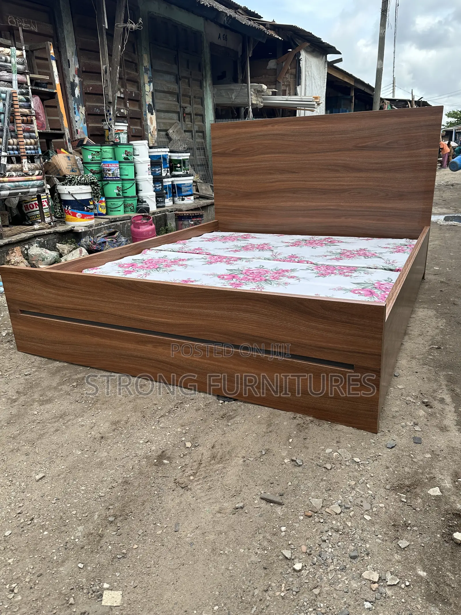 4.5 by 6ft Bed Frame With a Bed Side