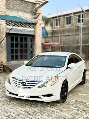 Hyundai Sonata SE 2.0T Sedan FWD (2.0L 4cyl 6A) 2012 White