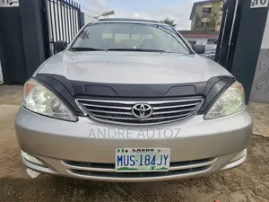 Toyota Camry 2004 Silver