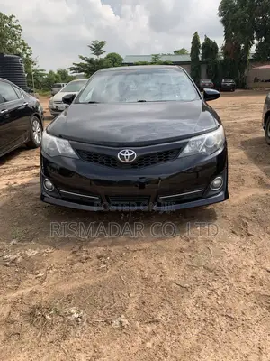 Toyota Camry SE 4dr Sedan (3.5L 6cyl 6A) 2014 Black