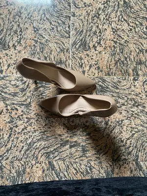 Nude Patent Heels, Size 39— Like New