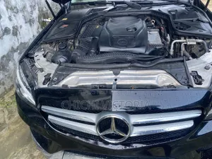 Mercedes-Benz C300 2016 Black