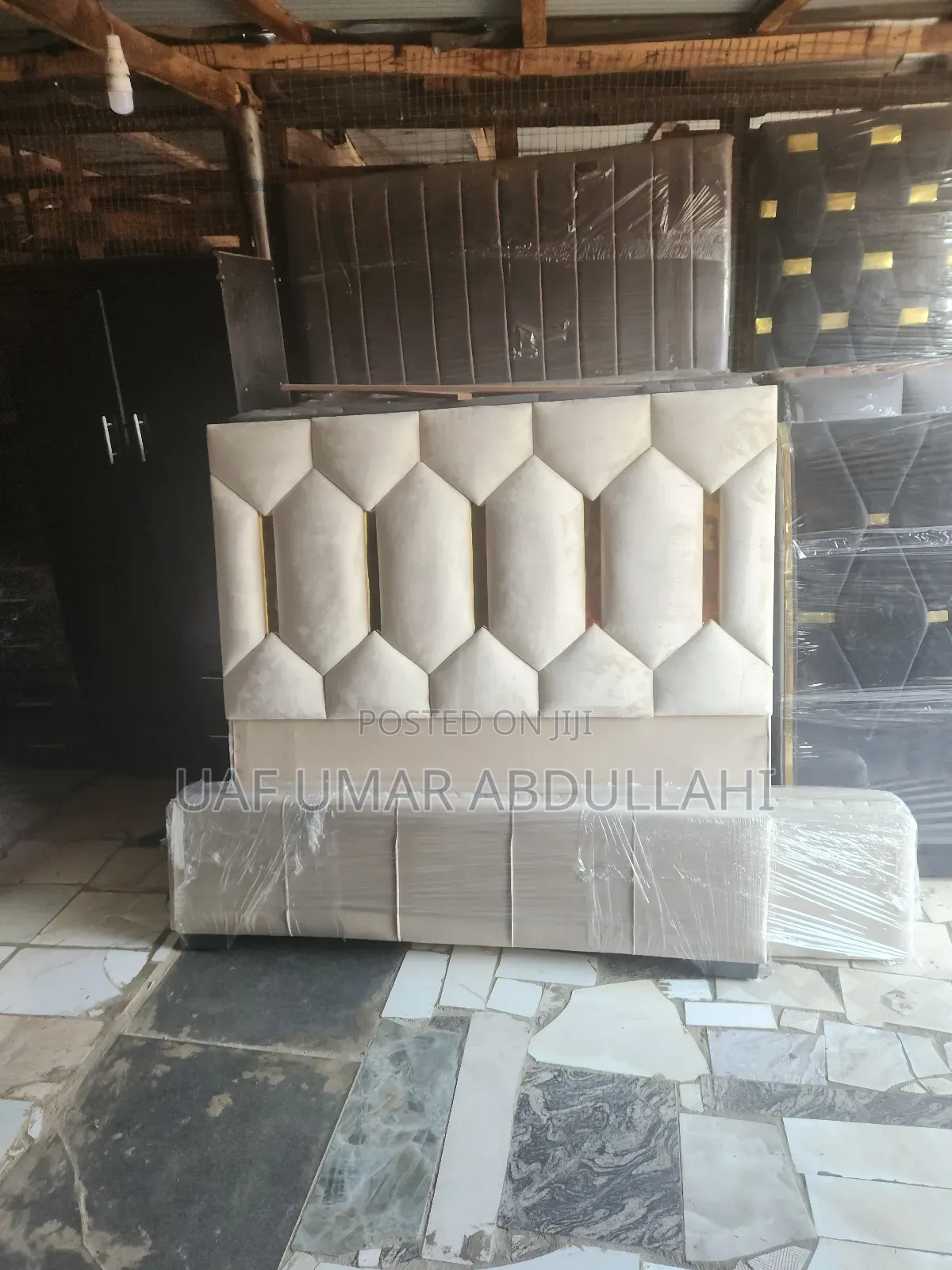 4.5/6 Parded Bedframe