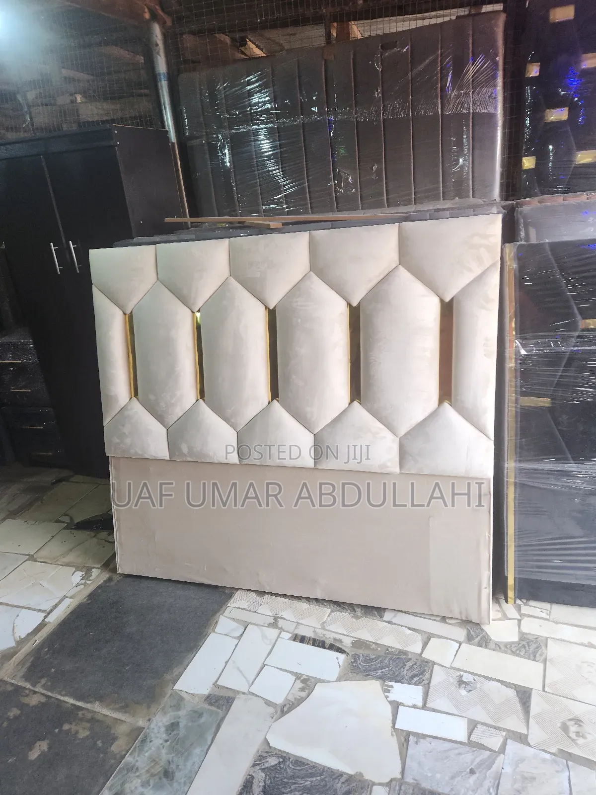 4.5/6 Parded Bedframe