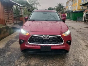 Toyota Highlander 2021 Red