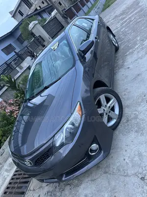 Toyota Camry SE Sport 4dr Sedan (2.5L 4cyl 6A) 2014 Gray
