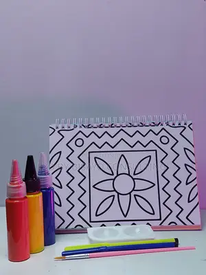 Table Top 20 Pages Colouring Book With 8pcs Painting Set