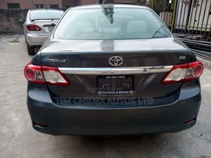 Toyota Corolla LE 4dr Sedan (1.8L 4cyl 4A) 2013 Gray