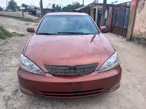Toyota Camry LE 4dr Sedan (2.4L 4cyl 4A) 2004