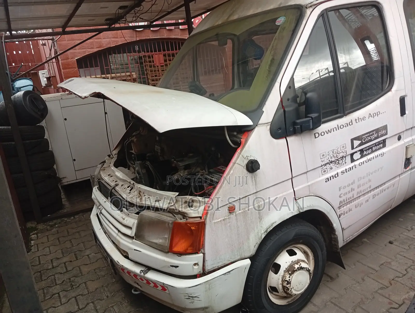 Ford Transit 2000 Pink