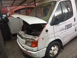 Ford Transit 2000 Pink