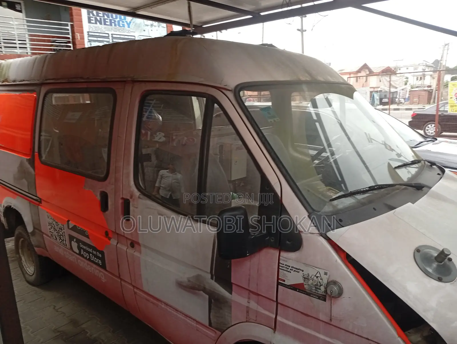 Ford Transit 2000 Pink