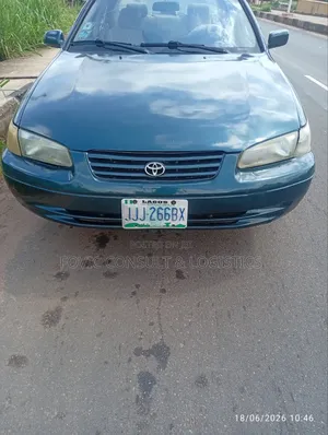 Toyota Camry CE 4dr Sedan (2.2L 4cyl 4A) 2000 Green