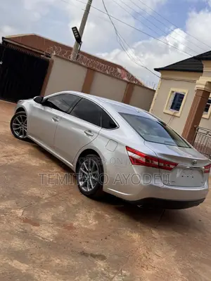 Toyota Avalon XLE Touring 4dr Sedan (3.5L 6cyl 6A) 2014 Silver