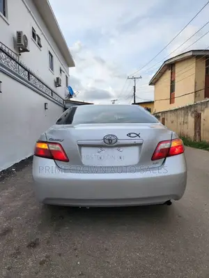 Toyota Camry LE 4dr Sedan (2.4L 4cyl 5A) 2009 Silver