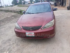 Toyota Camry LE 4dr Sedan (2.4L 4cyl 5A) 2005 Red