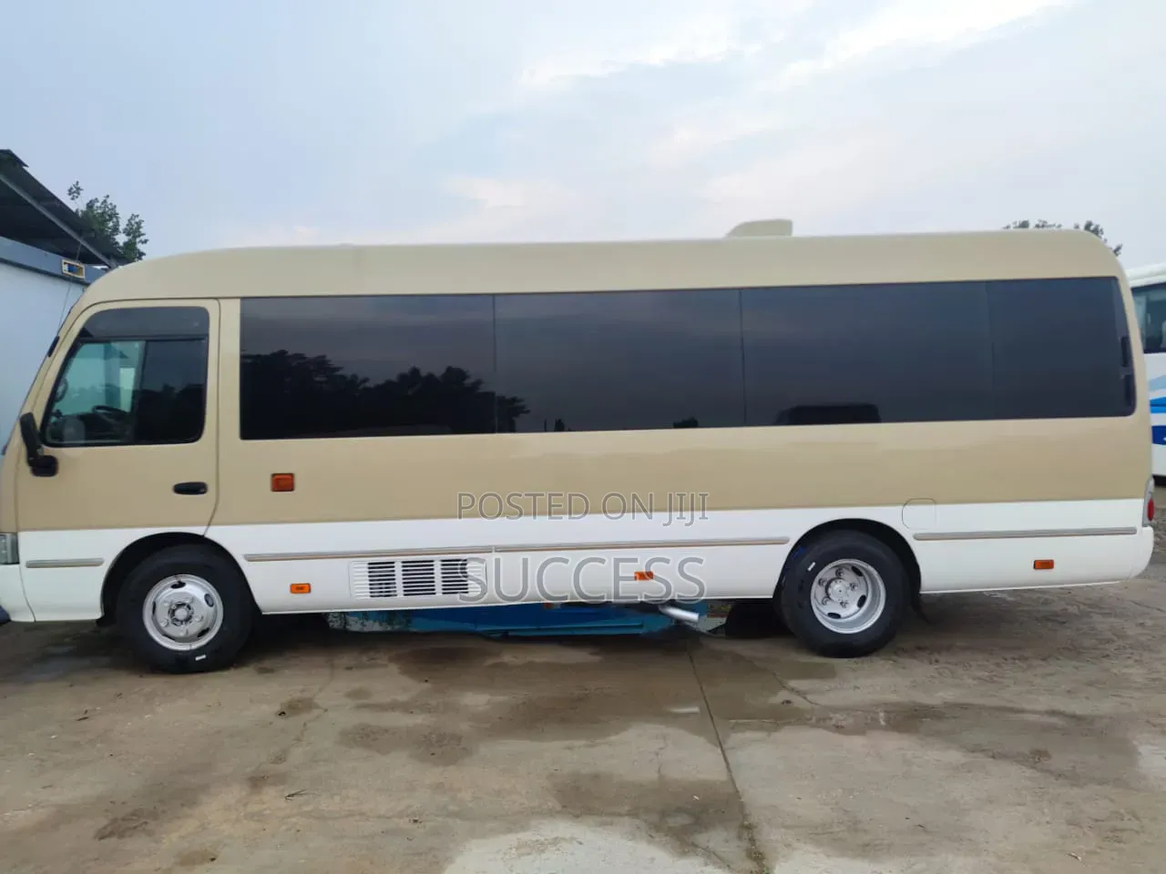 Yutong F12 PLUS 2010 Black