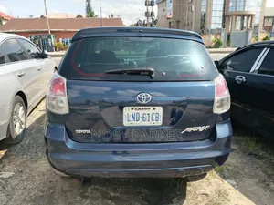 Toyota Matrix Hatchback AWD (1.8L 4cyl 4A) 2006 Blue