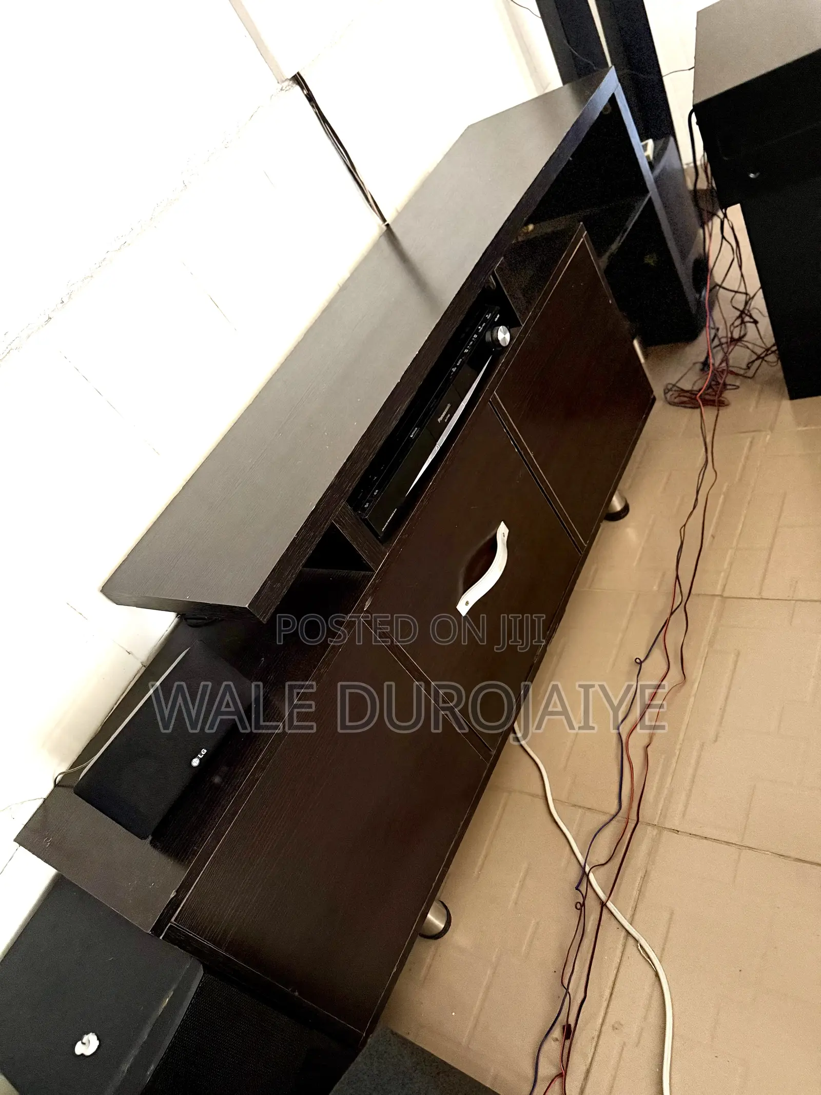 Clean Use Brown Tv Shelve