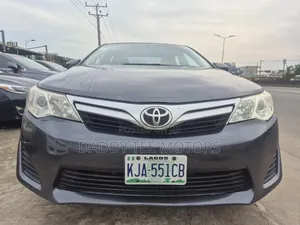 Toyota Camry LE 4dr Sedan (2.5L 4cyl 6A) 2012 Gray