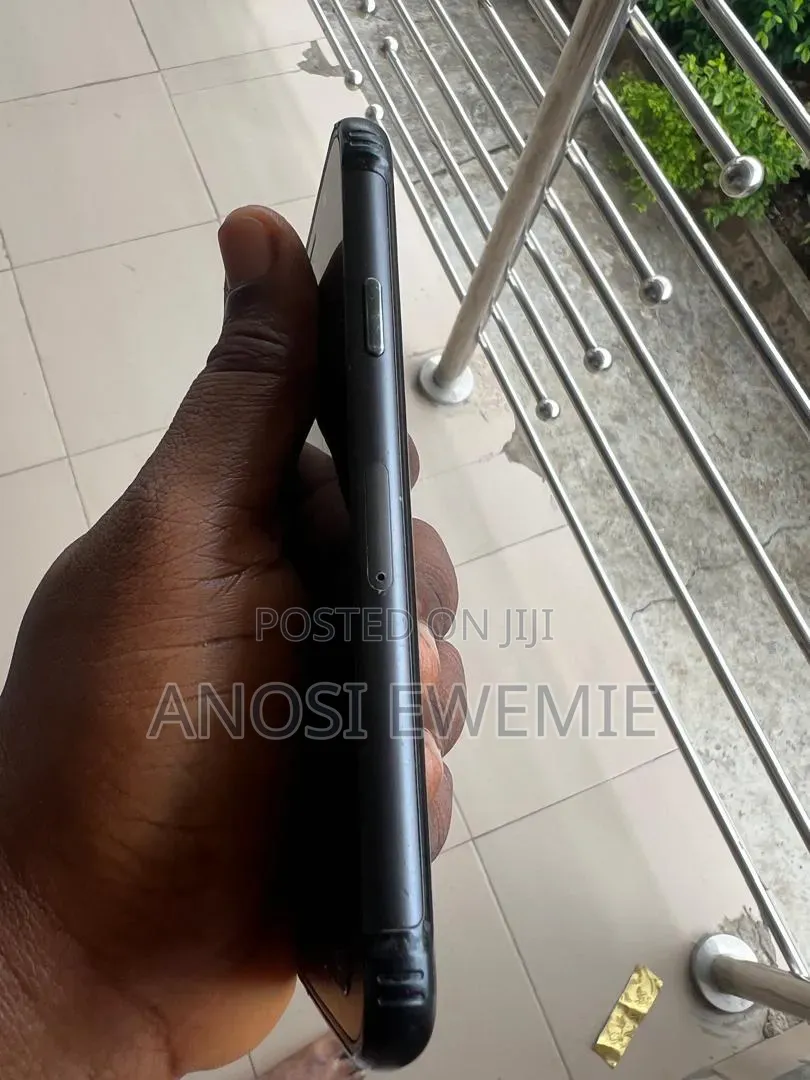 Samsung Galaxy S7 active 32 GB Black