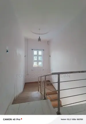 4bdrm Duplex in Jericho for rent